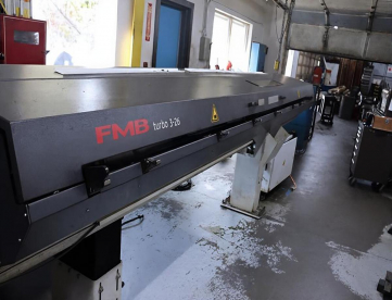 Foto: TORNO CNC AUTOMÁTICO DE CABEÇOTE MOVEL HANWHA STL32H/J- COM ALIMENTADOR DE BARRAS -COM 12 EIXOS  ANO 2012