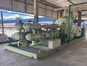 COMPRESSOR DE PARAFUSO - ABC (Espanha ) - 4HA-4-BIS LT -150 CV -42 BAR - ANO 1999 - ISENTO DE ÓLEO