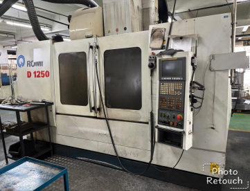 Foto: CENTRO DE USINAGEM VERTICAL - ROMI - D1250 - ANO 2010 - 1270 x 610 x 640 MM - COMANDO FANUC