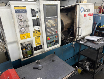 Foto: CENTRO DE TORNEAMENTO - ROMI - GL280M - ANO 2010 - COM FERRAMENTAS ACIONADAS - COMANDO FANUC