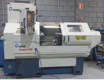 TORNO CNC - ROMI - CENTUR 30D - ANO 2011 - 430 x 1000 MM - COMANDO SIEMENS