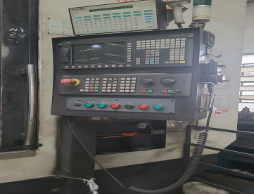 Foto: TORNO CNC VERTICAL - YUSHINE - VL-1100HR+P - ANO 2011 - COMANDO SIEMENS - FERRAMENTAS ACIONADAS