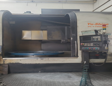 TORNO CNC VERTICAL - YUSHINE - VL-1100HR+P - ANO 2011 - COMANDO SIEMENS - FERRAMENTAS ACIONADAS