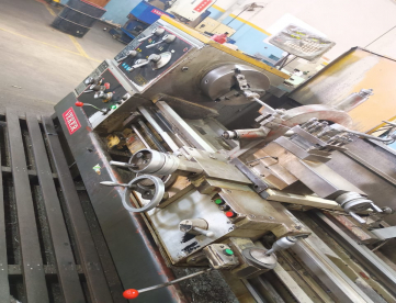 Foto: TORNO MECÂNICO VEKER 660MM X 3000MM - ANO 2012