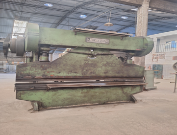 Foto: INDÚSTRIA METALÚRGICA  - FABRICANTE DE MÓVEIS INDUSTRIAIS VENDE MAQUINÁRIO