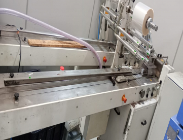 Foto: MÁQUINA DE EMBALAGENS HORIZONTAL - FLOW PACK - MARCA KAWAMAC PK-100 - ANO 2014