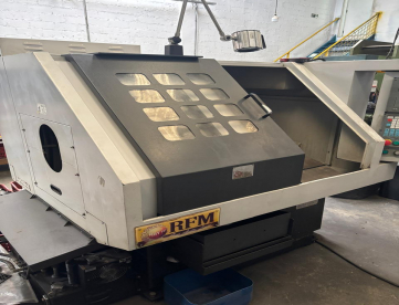 Foto: TORNO CNC TIPO GANG  MARCA RAY FENG  MODELO RC32 -PASSAGEM EIXO ARVORE 32 MM- ANO 2011