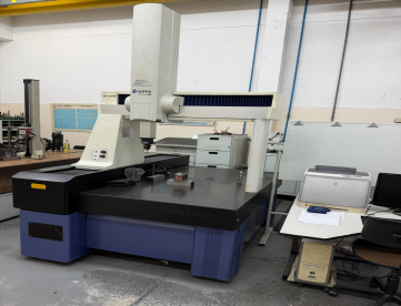 Foto: TRIDIMENSIONAL - MITUTOYO - CRYSTA PLUS - M7106 - MANUAL - 700 x 1000 x 600 MM