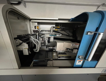 Foto: TORNO CNC AUTOMÁTICO DE CABEÇOTE MOVEL  MARCA NOMURA  MODELO NN-20J3 - ANO 2024