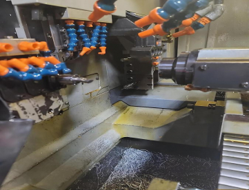 Foto: TORNO CNC AUTOMÁTICO DE CABEÇOTE MOVEL  MARCA  STAR  MODELO SR20RII -COM ALIMENTADOR DE BARRAS - ANO 2004
