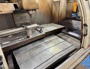 Foto: CENTRO DE USINAGEM VERTICAL - TRAVIS - M2000 - ANO 2005 - 2.000 x 800 x 700 MM - COMANDO FAGOR