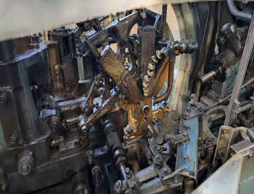 Foto: TORNO AUTOMÁTICO SUIÇO DE CABEÇOTE MÓVEL - R10 - COM CABEÇOTE DE ROSQUEAR E DE FENDAR
