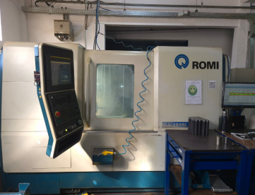 CENTRO DE TORNEAMENTO - ROMI - GL250M - ANO 2020 - 250 x 600 MM - COM FERRAMENTAS ACIONADAS