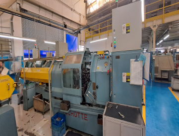TORNO AUTOMÁTICO MULTIFUSO SCHUTTE - SE16 X 6 FUSOS - MÁQUINA COM NR-12 COMPLETA.
