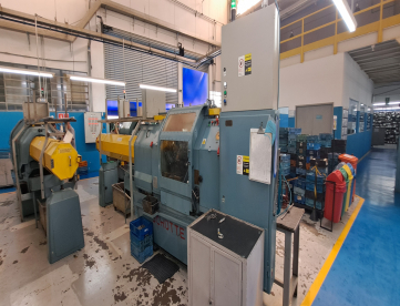 Foto: TORNO AUTOMÁTICO MULTIFUSO SCHUTTE - SE16 X 6 FUSOS - MÁQUINA COM NR-12 COMPLETA.