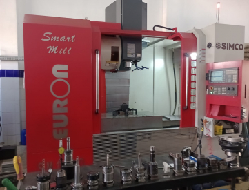 CENTRO DE USINAGEM VERTICAL EURON -MODELO SM1300-1.300 × 750 × 730 -12.000 RPM-COMANDO SIEMENS - - ANO 2024