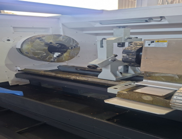 Foto: TORNO CNC DE GRANDE PORTE BALLER MODELO QK 1325-1000 X 3000 -COMANDO FANUC -DUPLA PLACA -COM LUNETA -EIXO ARVORE 250 MM -ANO 2026