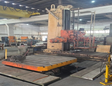 Foto: MANDRILHADORA FLOOR TYPE - MARCA GIDDINGS & LEWIS - FUSO 130