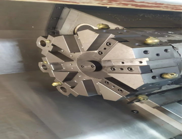 Foto: Torno CNC Travis  Modelo: TR-10  Ano: 2021 Spindle de 6000 RPM  Passagem de Barra 42mm