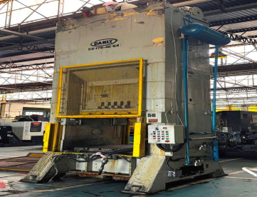 Foto: PRENSA EXCÊNTRICA TIPO H – DANLY – E2-175-42X54 – 350 TONELADAS – COM NR-12