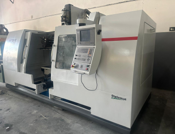 Foto: CENTRO DE USINAGEM DIPLOMAT PETRUS 80160R - 1520MM x 705MM x 700MM