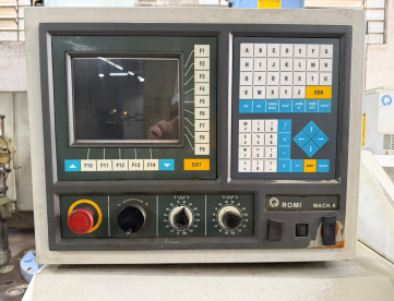 Foto: TORNO CNC ROMI CENTUR 30S – COMANDO MACH 9 – ANO 1999 - SISTEMA GANG