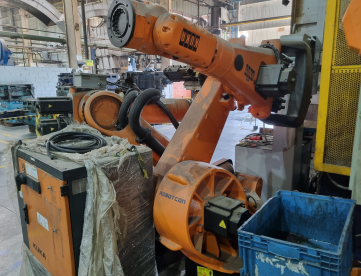 Foto: ROBÔ INDUSTRIAL KUKA - KRC1 - 6 EIXOS  - ANO 2000