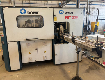 Foto: SOPRADORA AUTOMÁTICA DE PRÉ- FORMAS  PET  MARCA ROMI  MODELO PET 230 -COMPLETA - ANO 2017