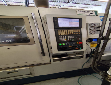 Foto: TORNO CNC - ROMI - E320 - COMANDO FANUC - ANO 2004