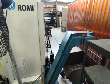 Foto: TORNO CNC - ROMI - E320 - COMANDO FANUC - ANO 2004