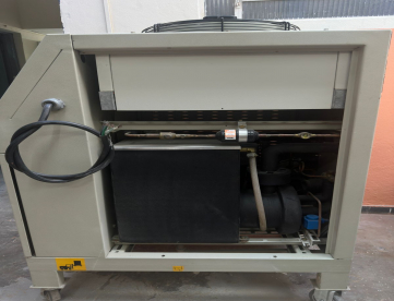 Foto: UNIDADE DE ÁGUA GELADA / CHILLER INDUSTRIAL – REFRISAT – SAT 05 AR – 5.000 KCAL/H – 220 V – ANO 2006