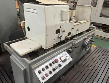 RETIFICA  CILINDRICA  MARCA STANKOIMPORT  MODELO 5822M  -ANO 1976 - MAQUINA VENDIDA NO ESTADO
