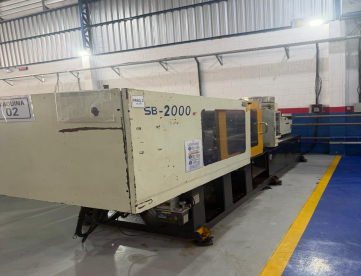 Foto: INJETORA DE PLÁSTICOS SINITRON SB-2000 - 200T - ANO 2010