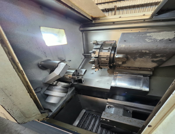 Foto: CENTRO DE TORNEAMENTO - ROMI - G240 - COMANDO FANUC - 400 X 240 - ANO 2005