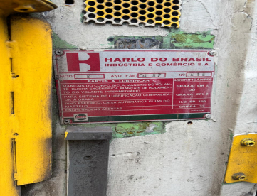 Foto: PRENSA EXENTRICA  MARCA HARLO  MODELO 8  COM CARENAGEM -8 TONELADAS