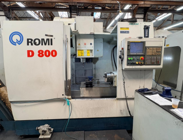 CENTRO DE USINAGEM VERTICAL - ROMI - D800 - COMANDO FANUC - 800 x 530 x 580 MM - ANO 2009