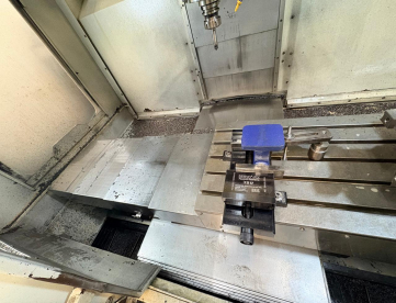 Foto: CENTRO DE USINAGEM VERTICAL - ROMI - D800 - COMANDO FANUC - 800 x 530 x 580 MM - ANO 2009