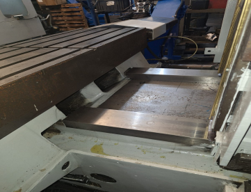 Foto: FRESADORA CNC - HELLER - PFV 10-1000 - BANCO FIXO - 1000 x 560 x 630 MM