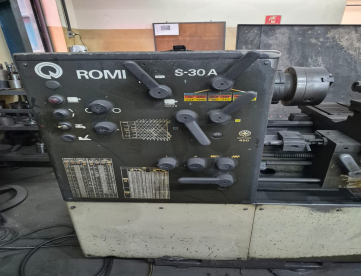 Foto: TORNO MECÂNICO ROMI S30A - 520MM X 1500MM