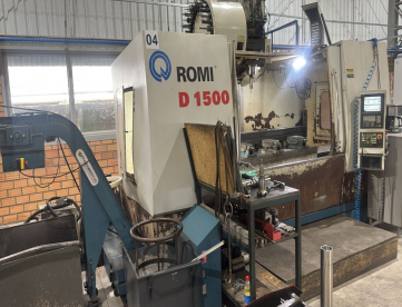 Foto: CENTRO DE USINAGEM VERTICAL - ROMI - D1500 - 1530 x 760 x 760 MM - ANO 2011 - COMANDO SIEMENS