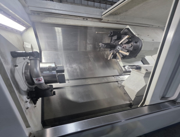Foto: CENTRO DE TORNEAMENTO CNC - ROMI - GL300M - ANO 2025 - 65HS TRABALHADAS / COM FERRAMENTAS ACIONADAS