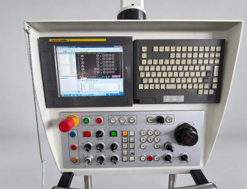 Foto: RETIFICA CILINDRICA DE FERRAMENTAS  6 EIXOS   MARCA ROLLOMATIC  MODELO GRINDSMART 620XS -COM CARREGADOR ALTOMATICO DE BLANKS -ANO 2001