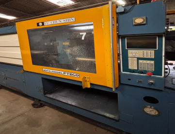 Foto: INJETORA DE PLASTICOS   MARCA FCS   MODELO FT260 - 260 TONELADAS - ANO 2003