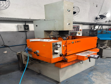 Foto: ELETROEROSÃO POR PENETRAÇÃO - ENGEMAQ - EDM 440NC - 450 x330 x 350 -ANO 2003