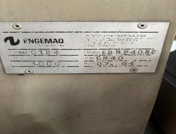 Foto: ELETROEROSÃO PENETRAÇÃO - ENGEMAQ - EDM 240 NC - ANO 1994