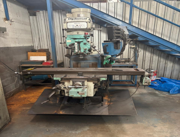 Foto: FRESADORA FERRAMENTEIRA   MARCA DIPLOMAT  MODELO 2500 FVF - ANO 2000