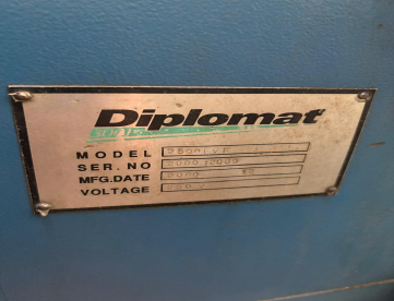 Foto: FRESADORA FERRAMENTEIRA   MARCA DIPLOMAT  MODELO 2500 FVF - ANO 2000