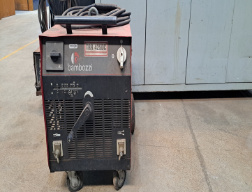 Foto: RETIFICADOR DE SOLDA BAMBOZZI - TRR 425DC