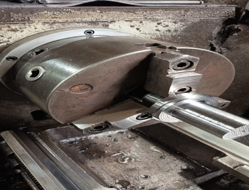 Foto: Torno Convencional Clever L-1640