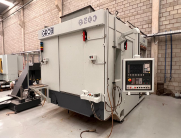 Foto: Centro de Usinagem GROB 5 Eixos G500